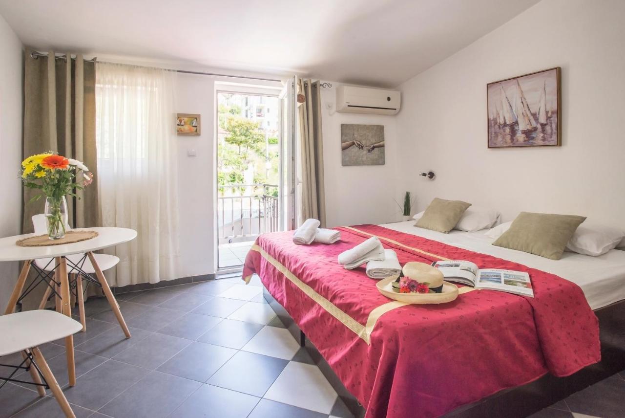Apartments Maxhit Тиват Экстерьер фото