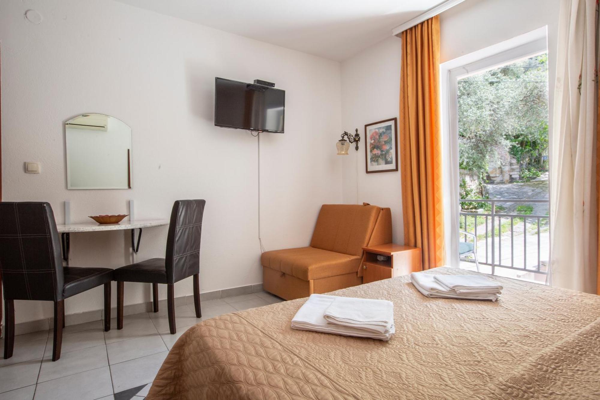 Apartments Maxhit Тиват Экстерьер фото